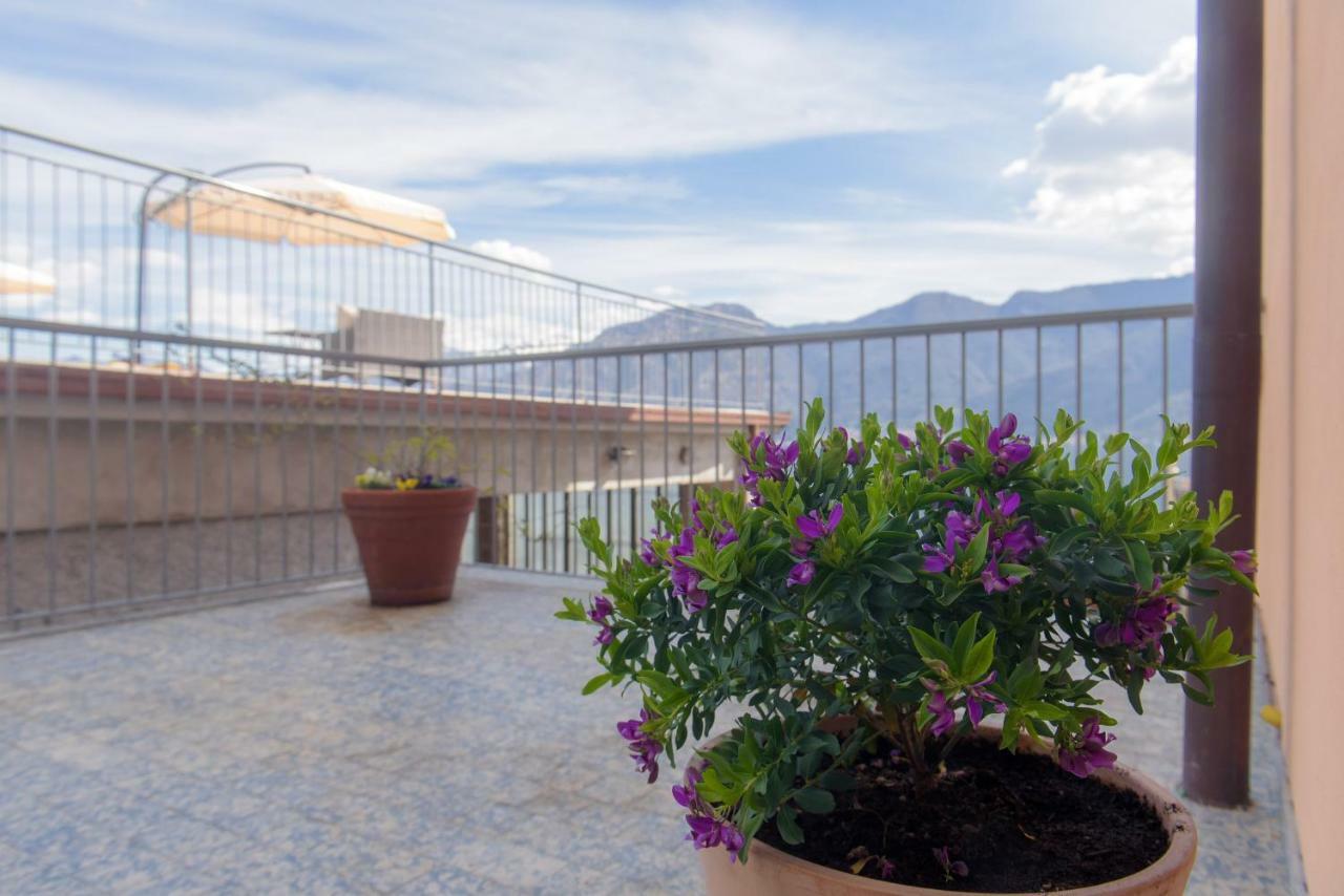 Al Pontile - The House Of Travelers Villa Sala Comacina Luaran gambar