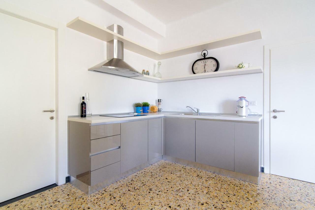 Al Pontile - The House Of Travelers Villa Sala Comacina Luaran gambar